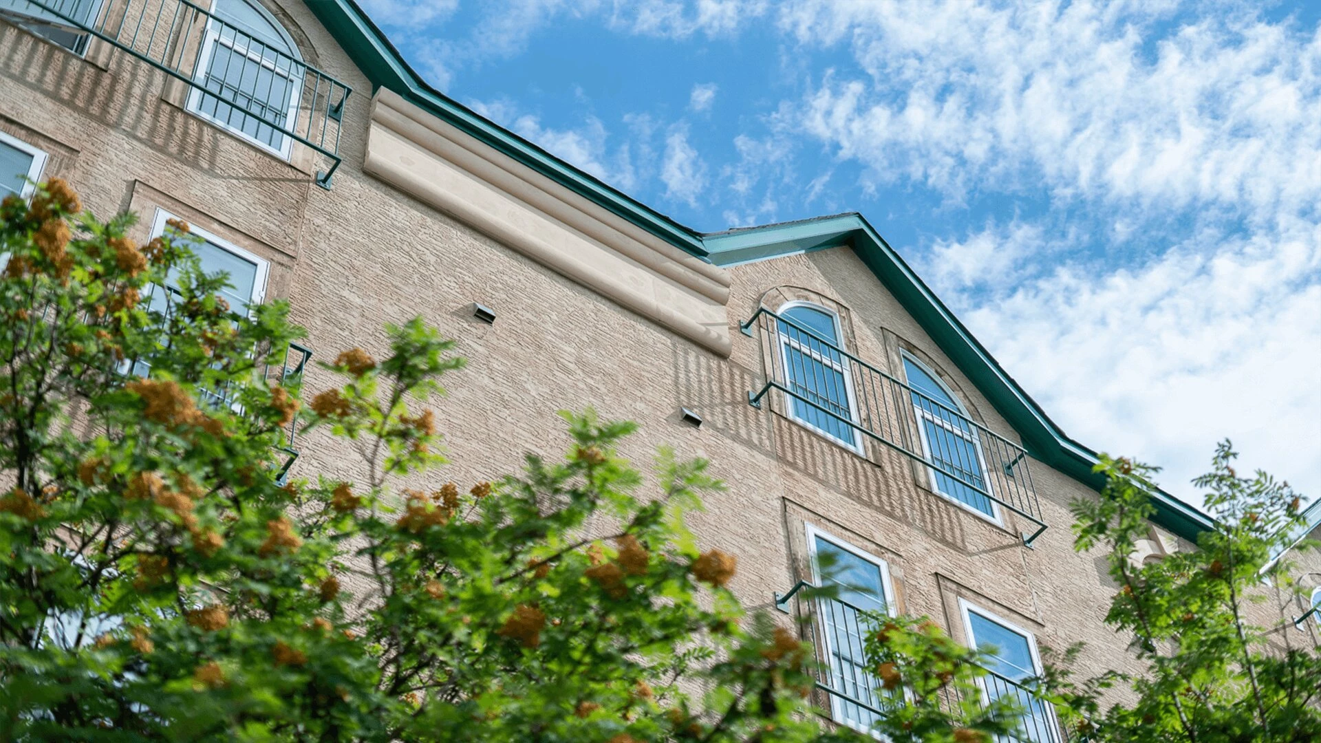 Balconies at the Hamlets(deer park)